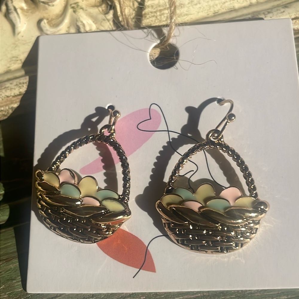 NWOT Easter egg basket earrings